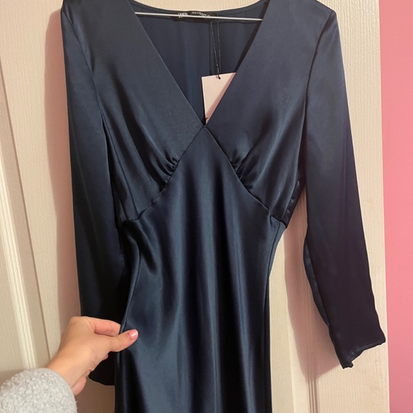 Brand new Zara satin dress - Picture 8 of 9